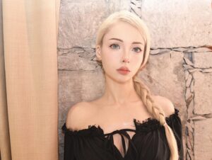 Valeria Lukyanova Instagram - Родинки, папилломы и бородавки — это не просто косметические недостатки, это грибковые инвазии, которые могут появляться на нашем теле. Это не нормально, и с этими образованиями необходимо бороться незамедлительно. Чем раньше вы начнете, тем легче вам будет избавиться от них.

Я хочу поделиться с вами эффективной методикой, которая поможет вам удалить новую родинку с помощью натуральных средств. Лично мне всегда удавалось справляться с новыми родинками, которые начинают появляться. У меня осталась лишь одна родинка, с рождения на руке, и больше я не допускаю появления новых. Вы сами можете это увидеть по моему телу! Сегодня на консультации с нашими специалистами, вы сможете получить рецепт удаления новых родинок, которые вы могли заметить, что стало больше за лето. Переходите по данной ссылке на запись на бесплатную консультацию, где вам дадут информацию, как сделать так, чтобы  уже через неделю  родинка начнет подсыхать и примерно через две недели отвалится. Однако, стоит помнить, что данная методика подходит только для новых родинок.  На консультации  вам раскроют все тонкости . Также вы получаете схему применения на сессии, чтобы на нее попасть проходите по ссылке в профиле в группу тг Эталонный аватар , внутри будет форма для заполнения , на сессию , заполняйте анкету и с вами свяжутся . 

#родинки #паппиломы #бородавки #валериялукьянова #аматуе #омоложение