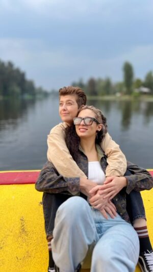 Valeria Vera Instagram - Naciste, NACISTE, renazco contigo.
A quién le agradezco? Si te veo y eres lo más divino!!! 
Feliz cumpleaños!! 
Que regalo más grande es tu capacidad de ser.

Mi delicia @ylamorenapidemas