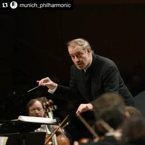 Valery Gergiev Instagram - From 8 to 11 February 2019, Valery Gergiev will hold a festival dedicated to Pyotr Tchaikovsky at the Philharmonic Hall of the Gasteig (Munich). ⠀ —
⠀ 
С 8 по 11 февраля в Филармонии Гастайг (Мюнхен) пройдет фестиваль Валерия Гергиева, посвященный Петру Чайковскому.
⠀ 
#Repost @munich_philharmonic ・・・
We open selected rehearsals with @v_gergiev to the public. Next chance: This Saturday! Don't miss the chance to watch our music director at work with soloist @matsuevdenis and us. Information and tickets via the link in our bio.
#Chefsache #openrehearsal #ValeryGergiev #DenisMatsuev #MunichPhilharmonic #MünchnerPhilharmoniker #MPHIL
Photo © Andrea Huber