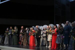 Valery Gergiev Instagram - Вчера Симфонический оркестр Мариинского театра дважды выступил в Москве: на Поклонной горе и в Московском концертном зале «Зарядье». Сегодня коллектив выступит в Воронеже и в Рязани.

В Воронеже прозвучат «Итальянская» симфония Феликса Мендельсона, Концерт для скрипки с оркестром Петра Чайковского (переложение для флейты), III часть (солистка – София Виланд), сказочная картинка «Волшебное озеро» Анатолия Лядова, фрагменты музыки к балету «Золушка» Сергея Прокофьева, «Вальс цветов» из балета Петра Чайковского «Щелкунчик». Автор фото – Александр Шапунов