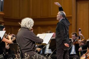 Valery Gergiev Instagram - Сегодня Валерий Гергиев и Симфонический оркестр Мариинского театра дадут два концерта в Казани.

В программе дневного концерта в Государственном Большом Концертном зале имени Салиха Сайдашева: Прелюдия к «Послеполуденному отдыху Фавна» Клода Дебюсси и Симфония № 7 Антона Брукнера. 
Также коллектив под управлением Валерия Гергиева выступит на этой сцене в 17:00. Прозвучат: Вступление к опере «Хованщина» Модеста Мусоргского «Рассвет на Москве-Реке», Прелюдия к «Послеполуденному отдыху Фавна» Клода Дебюсси, Симфония № 4 («Итальянская») Феликса Мендельсона и Симфоническая сюита «Шехеразада» Николая Римского-Корсакова. 
Автор фото – Александр Шапунов