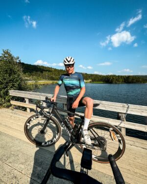 Valtteri Bottas Instagram - I like to ride my bicycle 🚲

#VB77 @canyon @sramroad 

📷 me & @tiffanycromwell