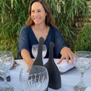 Vanessa Demouy Instagram - je suis très heureuse et je crois que ça se voit sur la photo … ça fait des années que je rêve d aller découvrir la cuisine de @michelkayserofficiel … hier mes petits parents m ont fait cette jolie surprise … #restaurant #gastronomie @relaischateaux #bonheur @lesgrandestablesdumonde #gourmandise @gaultetmillaufr #epicurienne @michelinguide