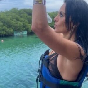 Actress Vanessa Villela HD Photos and Wallpapers December 2024