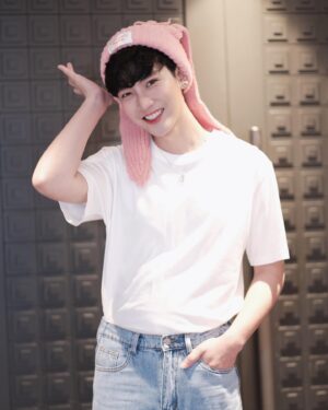 Varodom Khemmonta Instagram - คือ โอมายโอมายก๊อตตตตตตตต