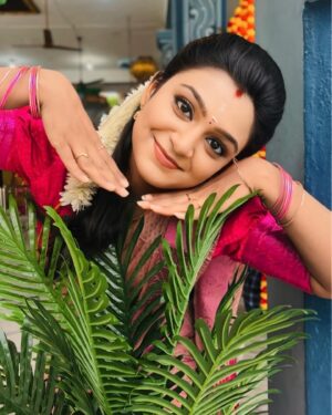 Varshini Suresh Instagram - Love from Abi 🫶🏼 #neenaankaadhal 

#vijaytv #neenaankadhal #love #saree #serial #serialactress #actress #trendingnow #viral #explorepage #explore #trending #abi #varshinisuresh #konjummainakale #happy #smile #dream #actor #fashion #fashionista #instagood #instagram #insta