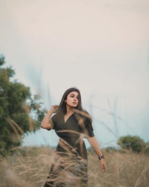 Varshini Suresh Instagram - 🤎

📸 @frames_by_christo_ 

#photooftheday #photography #explore #explorepage #viral #trending #instalike #instagram #instagood #instadaily #varshinisuresh #love #outdoorphotography #outdoors #photoshoot #fashion #vijaytv #actress #fashionista