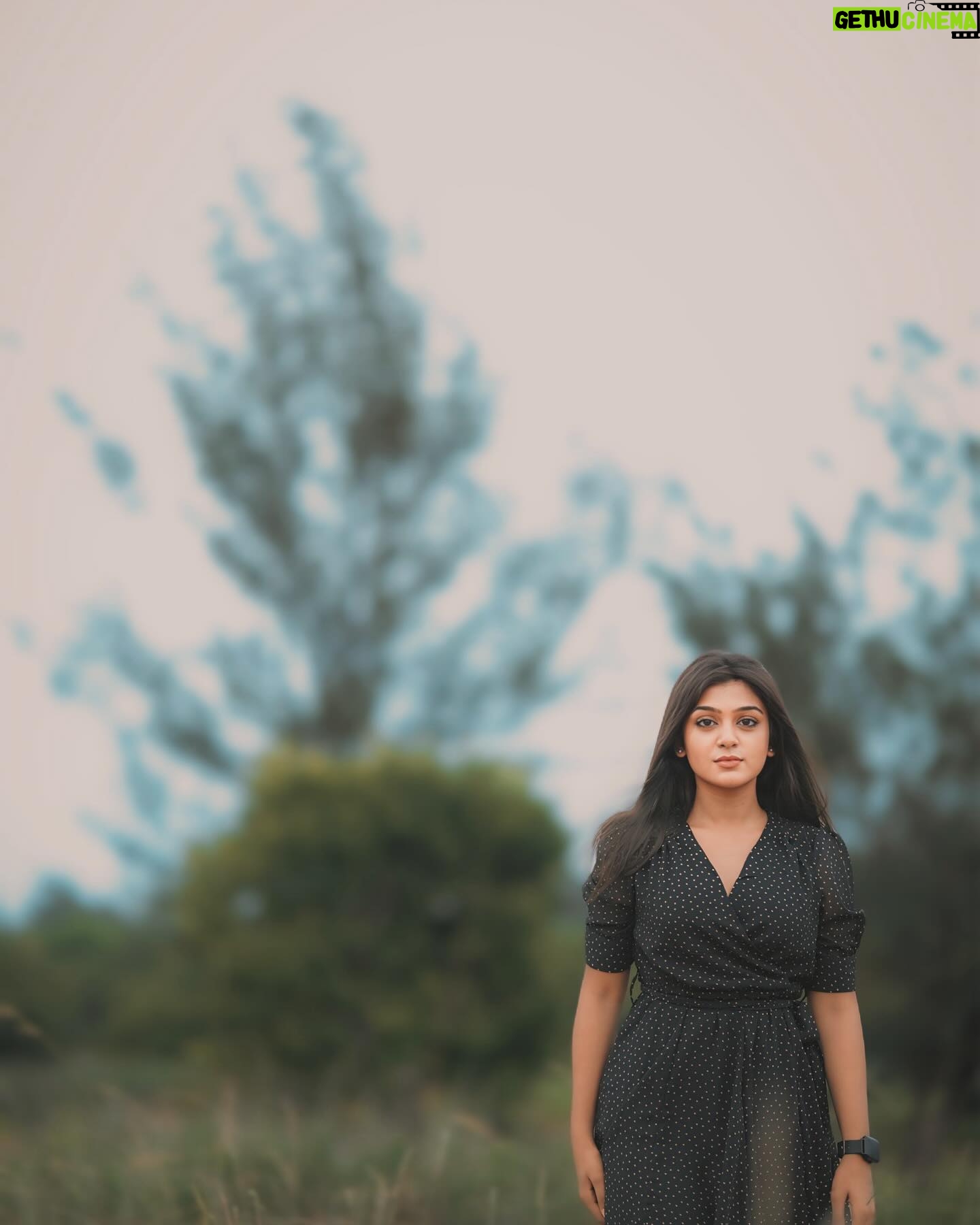 Varshini Suresh - 12.5K Likes - 🤎
📸 @frames_by_christo_
#photooftheday #photography #explore #explorepage #viral #trending #instalike #instagram #instagood #instadaily #varshinisuresh #love #outdoorphotography #outdoors #photoshoot #fashion #vijaytv #actress #fashionista