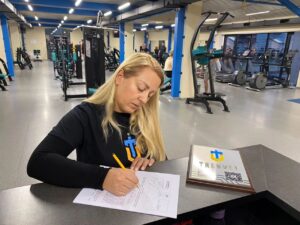 Vasyl Virastyuk Instagram - ДО РОДИНИ Trenvet UA ДОЛУЧИЛАСЬ ЗАКАРПАТСЬКА ОБЛАСТЬ 📌
 ✅ одразу дві мережі тренажерних залів @viper gym та @dart підписали меморандум📝 про співпрацю з Федерація стронгмену України та Звитяга Нескорених щодо реабілітації ветеранів та військовослужбовців через фізичну культуру та спорт💪

  Висловлюю особливу повагу та дякую за сприяння в підписанні Михайло Гал та Роман Зажирко 🤝🤝🤝