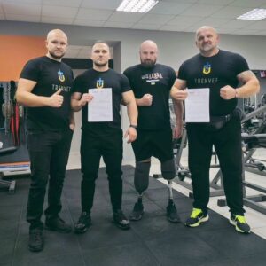 Vasyl Virastyuk Instagram - Сьогодні Луцьк📌 долучився до національної програми @trenvet.ua ✊ 
Від сьогодні ветерани війни зможуть активно долучатись до безкоштовних реабілітаційних тренувань в @sport_club_plaza з професійними тренерами‼️ 
Федерація стронгмену України @fsu_strong