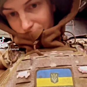 Vasyl Virastyuk Instagram - ОКСАНА РУБАНЯК (навідник 1-го взводу кулеметників), 72 ОМБр "Чорні запорожці ☠️

@oksana.rubaniak