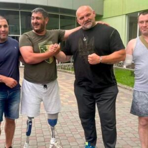 Vasyl Virastyuk Instagram - 🦾 💪 РЕАБІЛІТАЦІЯ СПОРТОМ 🦿🦵

Щодня нашим військовим доводиться виборювати  мир та відновлювати незалежність на тимчасово окупованих українських територіях ціною власного здоровʼя. І наш обовʼязок в тилу зробити все необхідне, аби наші боги #ЗСУ змогли після #перемоги повернутись до нормального (наскільки це буде можливо) життя!

☝️☝️☝️ Тому вже у липні ми розпочинаємо Всеукраїнський тур спортивних змагань для ветеранів «НЕЗЛАМНІ» та більш масовий проект для захисників, які повернулись з фронту та всіх охочих «СИЛЬНІ УКРАЇНИ»❗️❗️❗️Ось перші міста, де нас чекають: 

2 липня 📍ПОЛТАВА, «Сильні України» 

8 липня 📍КИЇВ, «КИЇВ НЕЗЛАМНИЙ» 

15 липня 📍ЖИТОМИР, «Сильні України»

🇺🇦🦾 Нещодавно із Дмитро Дубін  вдалося відвідати хлопців-захисників у реабілітаційному центрі «Галичина» на Львівщині, які мене ще більше надихнули для реалізації цих масштабних проектів. Тому вірю, що нам вдасться зробити все, аби ветерани найстрашнішої війни ХХІ століття — відновили жагу до життя та здоровʼя фізичною культурою та спортом, які є одними з найдієвіших способів фізичної та психологічної реабілітації! 

Нагадаю, разом із Федерація стронгмену України  Звитяга Нескорених  Sergiy Konyushok  ми працюємо в цьому напрямку ще з 2015 року. А зараз у співпраці з  Комітет з питань здоров'я нації, медичної допомоги та медичного страхування  де я очолюю #профільний_підкомітет, Михайло Радуцький  та підкомітету з питань соціального захисту прав ветеранів Комітет ВРУ з питань соціальної політики та захисту прав ветеранів, Олена Шуляк, Верховна Рада України ми продовжуємо активно розвивати нову для України галузь — реабілітації фізичною культурою та спортом ветеранів війни. 

Разом до перемоги! 🇺🇦 Будьте сильними‼️