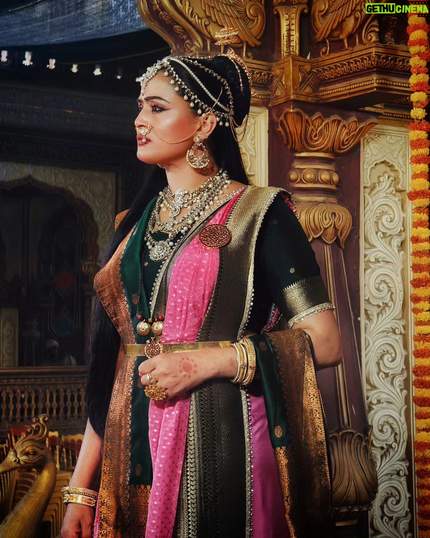 Veena Ponnappa - 1.4K Likes - Show Your Standards, Held Your Head High and Wink with Smile @veena_ponnappa_vnaa ✨️🥰🎉
@starsuvarna
@nandimovies_official
#veena #veenaponnappa #sandalwood #kannadaactress #queen #serials #royal #kannadaserials #aggressive #teluguserials #starmaa #reelsinstagram #actor #actorlife #newlook #kannadaactor #newmakeover #mangaladevi #happyme #udhoudhosrirenukayellamma #shootmode
