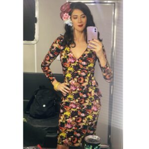 Verónica Jaspeado Instagram - Les presento a Roseta 🌺 😉
Próximamente en #ElPrecioDeAmarte 🎬
😘
