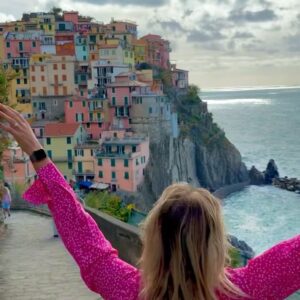Veronika Dash Instagram - 𝓒𝓲𝓷𝓺𝓾𝓮 𝓣𝓮𝓻𝓻𝓪 ✔️ I’ve had this place on my vision board for almost a decade… today my manifestation came true 🥰 The most epic adventure through a magical place & I could not be more grateful ♥️Te amo Italia Italy 🇮🇹 #cinqueterre