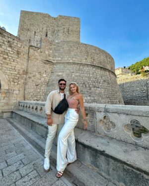 Veronika Dash Instagram - I have dreamed of this castle since the last time I saw it 🏰 Nothing has made me feel as majestic as walking through these towering walls starting from the 7th century. Thank you @hiltonimperialdubrovnik for such a beautiful stay and only steps away from Old town… We hope to be back soon and with a lot more guests 🥰 #hiltonimperial