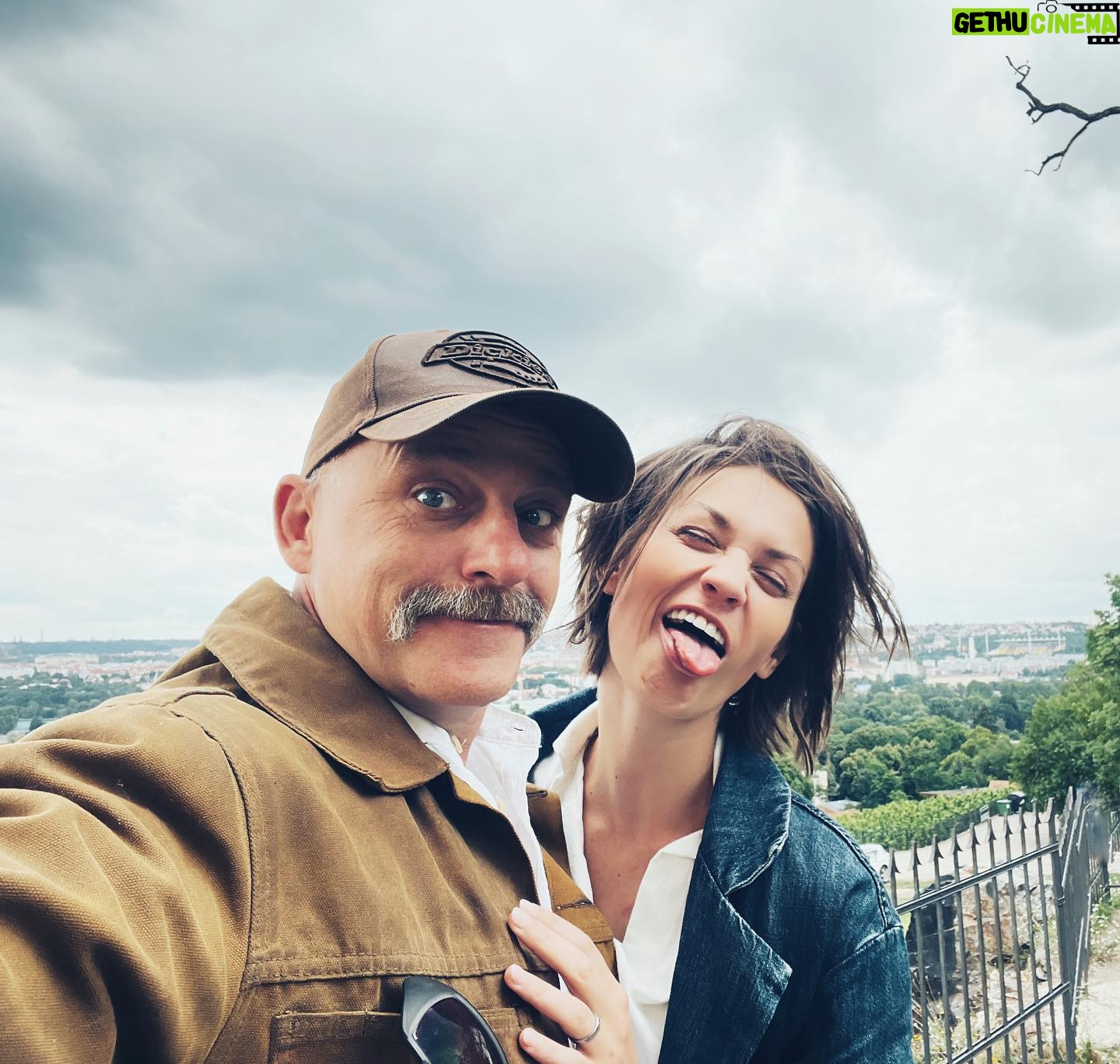 Veronika Macková - 4K Likes - ŠOK!
Kňour Filmový(86) a Bláznivka Krátkovlasá(12) to dotáhli na dřevo! Neznámý zdroj potvrdil, že vzhledový rozdíl jim nevadí!
@cermakhynek
#zaruceneinfo
🪵💍