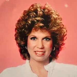 Vicki Lawrence Instagram - Puhleeez….the hair!!!🤣🤣🤣 #80 #thosewerethedays I believe this was my Jose Eber #era #the80s