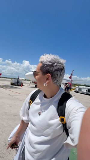 Víctor Drija Instagram - la mejor manera para llegar a Venezuela 🇻🇪 

con el Avior MOOD de @aviorair:
desde $55 en destinos nacionales
desde $160 en destinos internacionales 

ingresa ya en www.aviorair.vom