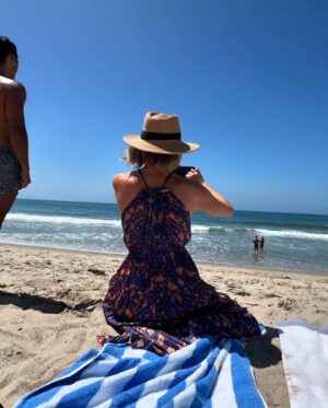 Victor Turpin Instagram - "QUE CHIMBA PARCE" Last day of StayCation with these annoying people, Can't wait for them to leave 🥹 @louiselombard @craigparkeractual @_alejandrolombard_ @rafaellalombard #beach #california #losangeles #family #staycation #love #latinx #brits #kiwis #quechimbaparce #colombiano #paisa
