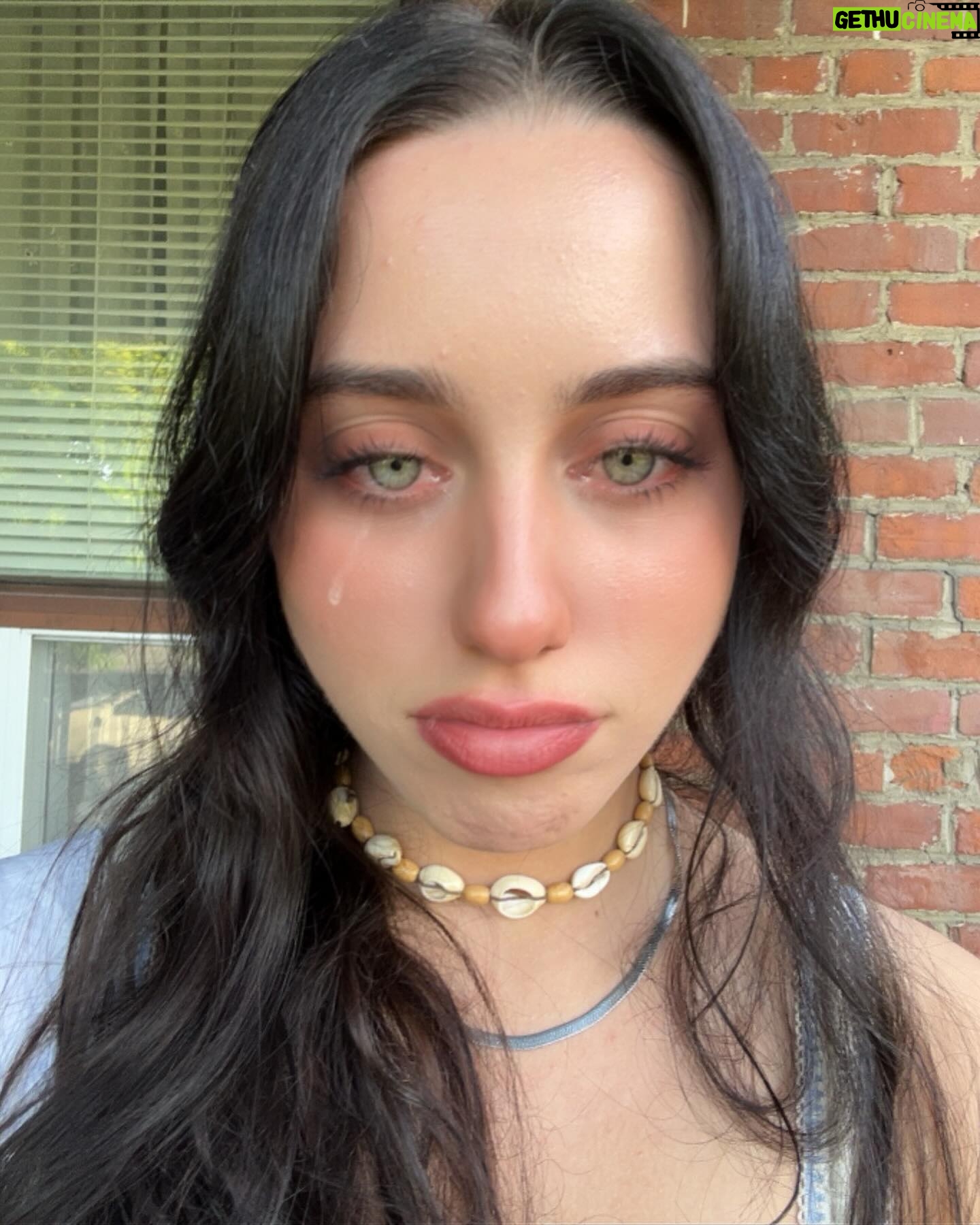 Victoria Azevedo - 1.4K Likes - Lately 💌