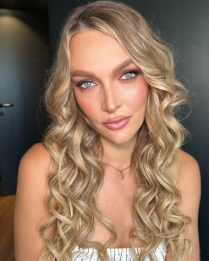 Victoria Jancke Instagram - What a beauty 🫠 Had the absolute pleasure to be doing makeup on this amazing inspiring woman @victoria.jancke ❤️ Keep inspiring and can’t wait to work with you again 🫶🏻