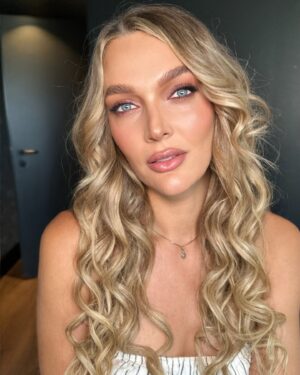 Victoria Jancke Instagram - What a beauty 🫠 Had the absolute pleasure to be doing makeup on this amazing inspiring woman @victoria.jancke ❤️ Keep inspiring and can’t wait to work with you again 🫶🏻