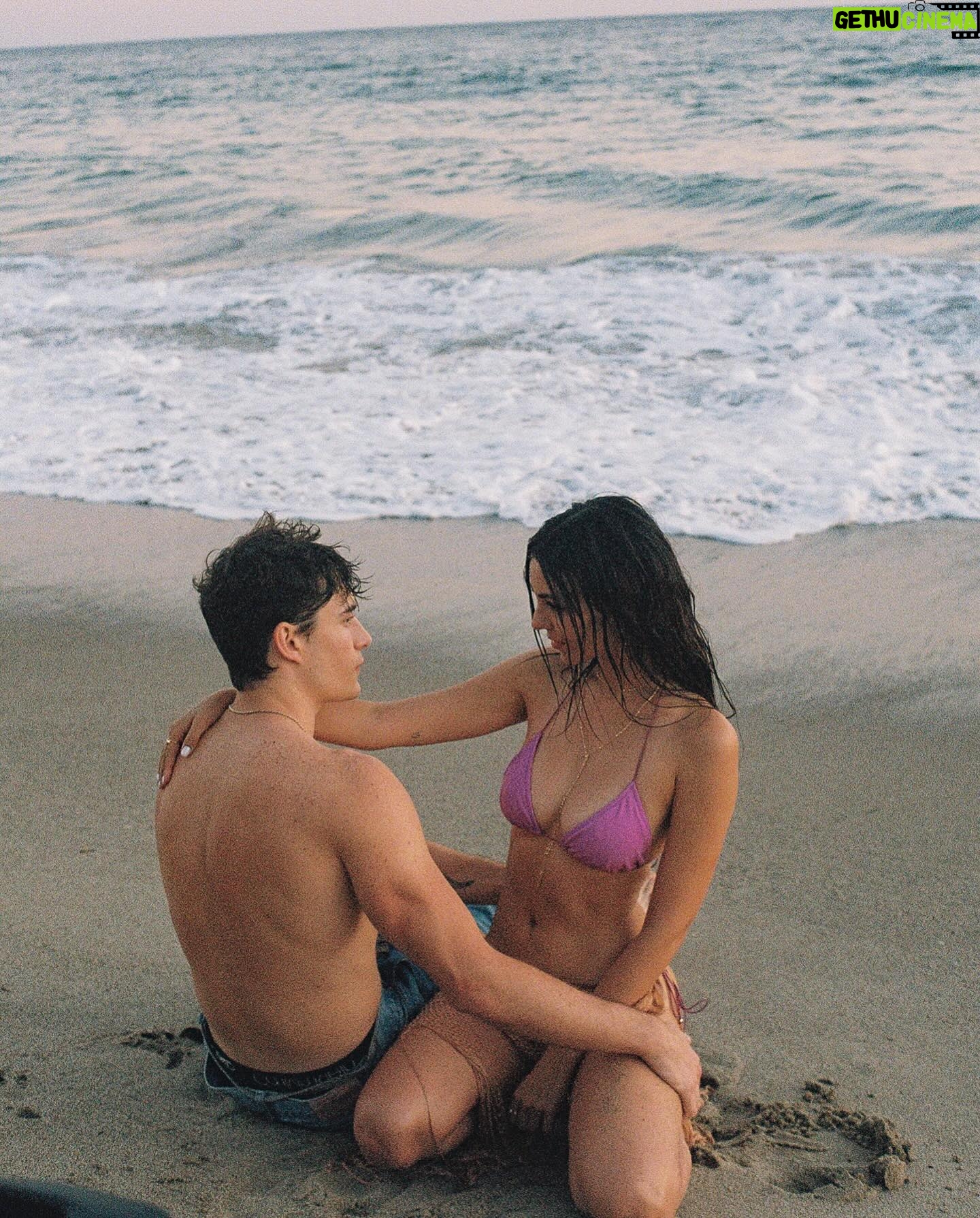 Victoria Justice - 592.8K Likes - a little bit of Down on film 🎞️💜
music video out now ☺️
📸: @mattglenn