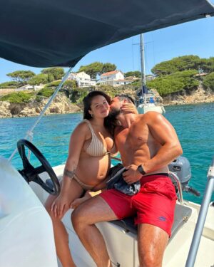 Victoria Mehault Instagram - Photo de famille 👥👼🏼✨(  peur des poissons)