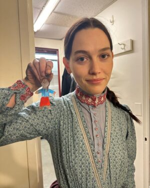 Victoria Pedretti Instagram - I would like to find the person that made this incredible shrinky dink of Petra… where are you?? 

Oh and come see @anenemyplay !!
We have only got a few weeks left.