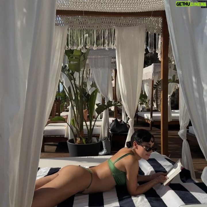 Victoria Volkova - 19.5K Likes - diario digital de recuerdos que nunca subí de Albania 💚