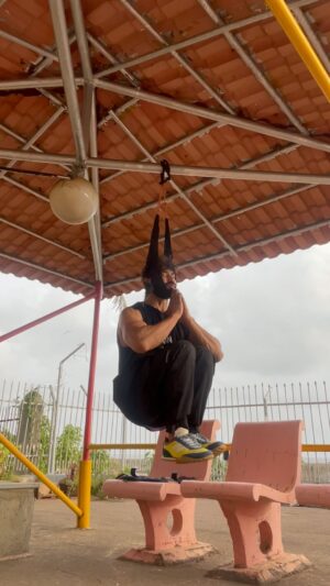 Vidyut Jammwal Instagram - Kalaripayattu says-It is not always about finding yourself, it’s  about creating yourself cell by cell  with love and trust 
Kalari VISHUDDHA chikitsa
#ITRAINLIKEVIDYUTJAMMWAL

 #yoga #yogaday