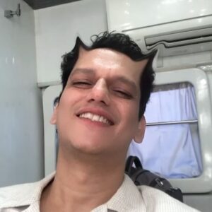 Vijay Varma Instagram - We shine on both Netflix and Prime ⭐️😉
Thank u @sujoyghoshofficial and @reemakagti1.. I share it with you both ♥️

Big love team #Jaanejaan and Team #Dahaad 
@toifaawards

@excelmovies @primevideoin @ruchoberoi @aslisona @gulshandevaiah78 @shah_sohum @zoamorani @tanaysatam @yogisankotra @ritesh_sid @zoieakhtar @faroutakhtar @vishalrr 

@netflix_in @sujoyghoshofficial @kareenakapoorkhan @jaideepahlawat @saurabhsachdeva77 @akshaipuri @jayshewakramani #AvikDa @sachinjigar @prateekparma