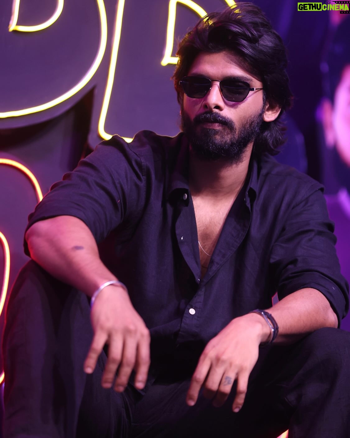 Vijay Varma - 40.6K Likes - 7.
📸 - @stevenaj14