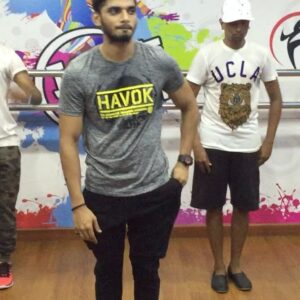 Vijay Varma Instagram - Throwback to a few songs I’ve thoroughly enjoyed choreographing and dancing to. Turns out they all happened to be by one of my favourites, rockstar @anirudhofficial ♠️ let me know which one’s your favourite ✨ #idancemyway