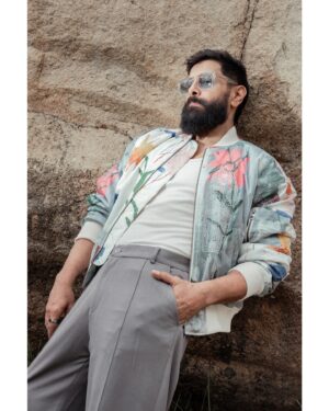 Vikram Instagram - Rock your jacket like a boss.  Styling @ishabhansali 📸@puchi.photography Bomber  @hm @basquiat
Trousers  @hophead.apparel 
Sunglasses @rosvinbugs #thangalaanfromaug15 #thangalaandiaries