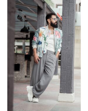 Vikram Instagram - Rock your jacket like a boss.  Styling @ishabhansali 📸@puchi.photography Bomber  @hm @basquiat
Trousers  @hophead.apparel 
Sunglasses @rosvinbugs #thangalaanfromaug15 #thangalaandiaries