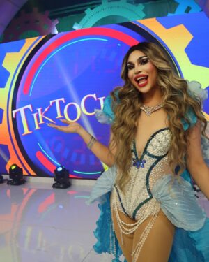 Viñas Deluxe Instagram - Maraming maraming salamat po @tiktoclockgma sa masayang experience!! 
Thank you at pinaunlakan nyo po kami mag promot ng “Oh Divine Diva” na available na sa lahat ng streaming platforms! 
mga misis i save nyo na hehehe! 
Abangan din natin ang music video na irerelease na sooooon!!!! Divine!??!?