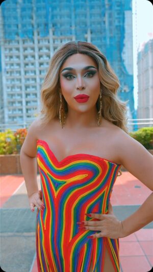 Viñas Deluxe Instagram - Ang drag queen na walang sunscreen, PANGET!

Be confident sa arawan with @neutrogena Ultra Sheer Dry Touch Sunscreen with SPF50    

Ang gaan gaan sa mukha parang wala kang nilagay pero ultimate protection from harmful UV rays!

#UltraSheerSummer
#NeutrogenaPH