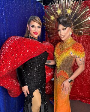Viñas Deluxe Instagram - Really happy to see my sisters and sisters from another mother/franchise at drag con LA! Didn’t have the chance to actually roam around dahil kailangan nating kumita but really grateful sa mga queens na bumisita sa aking booth! 
Maraming salamat for making my drag con extra colorful!!!