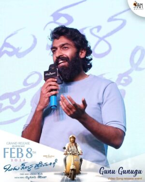 Vinay Rajkumar Instagram - Here is the glimpse of Gunu Gunugu Video song release event✨

'Golden' event graced by our Golden 🌟 @goldenstar_ganesh

@simplesuni 's ✨Ondhu Sarala Prema Kathe✨

Gunu Gunugu video song Trending on @aanandaaudio ytb channel

@simplesuni @ramkgkmysore @vinayrajkumar @swathishta_krishnan @mallika_singh_official_ @veersamarth @sk_karthik_sharma @sheelam__m

@adhithya_krishna_akp @madhu12365 @manjunayak89660 @mahendra_wlpa