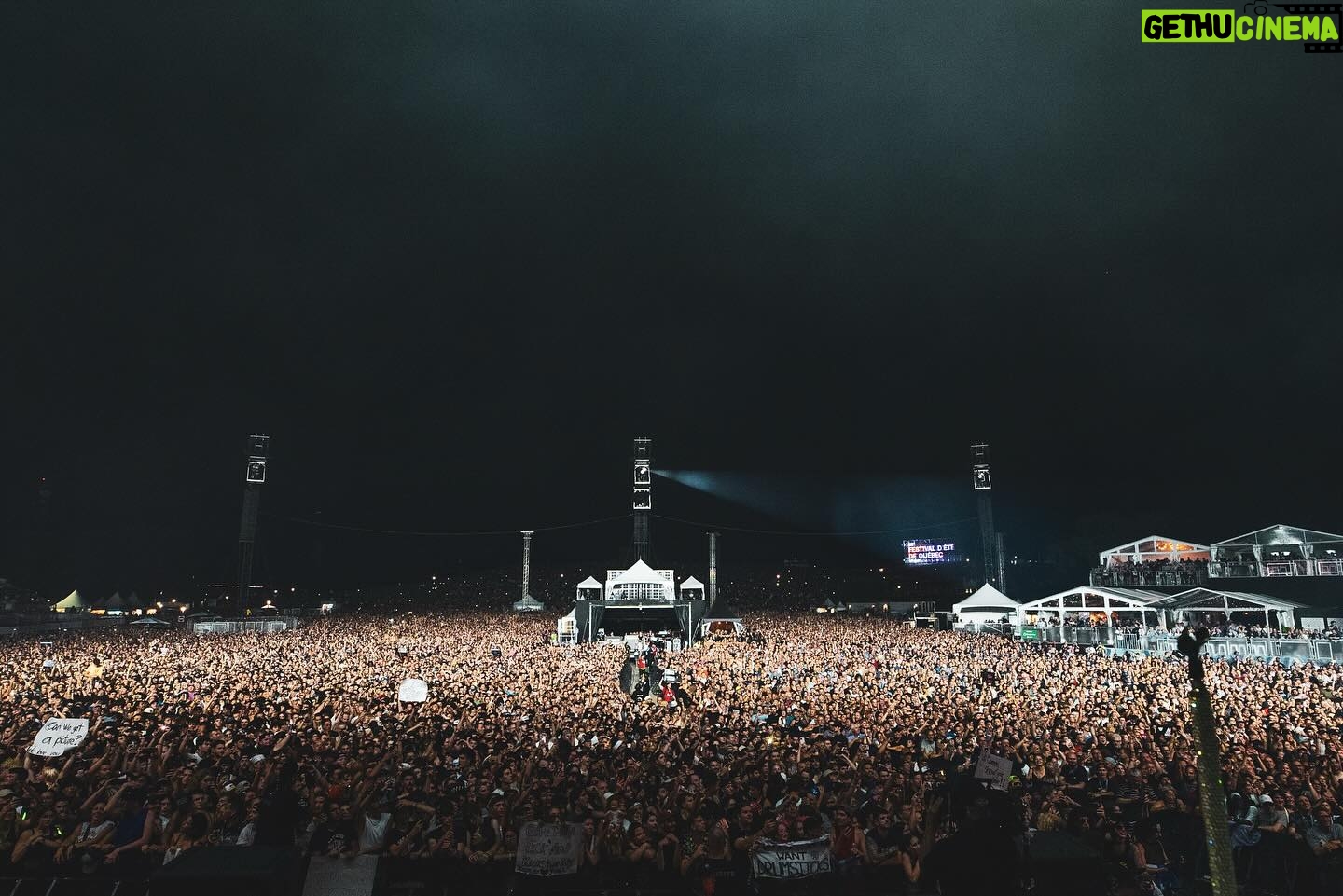 Vince Neil - 6.7K Likes - QUEBEC 🇨🇦🔥 Epic show - Thank You!