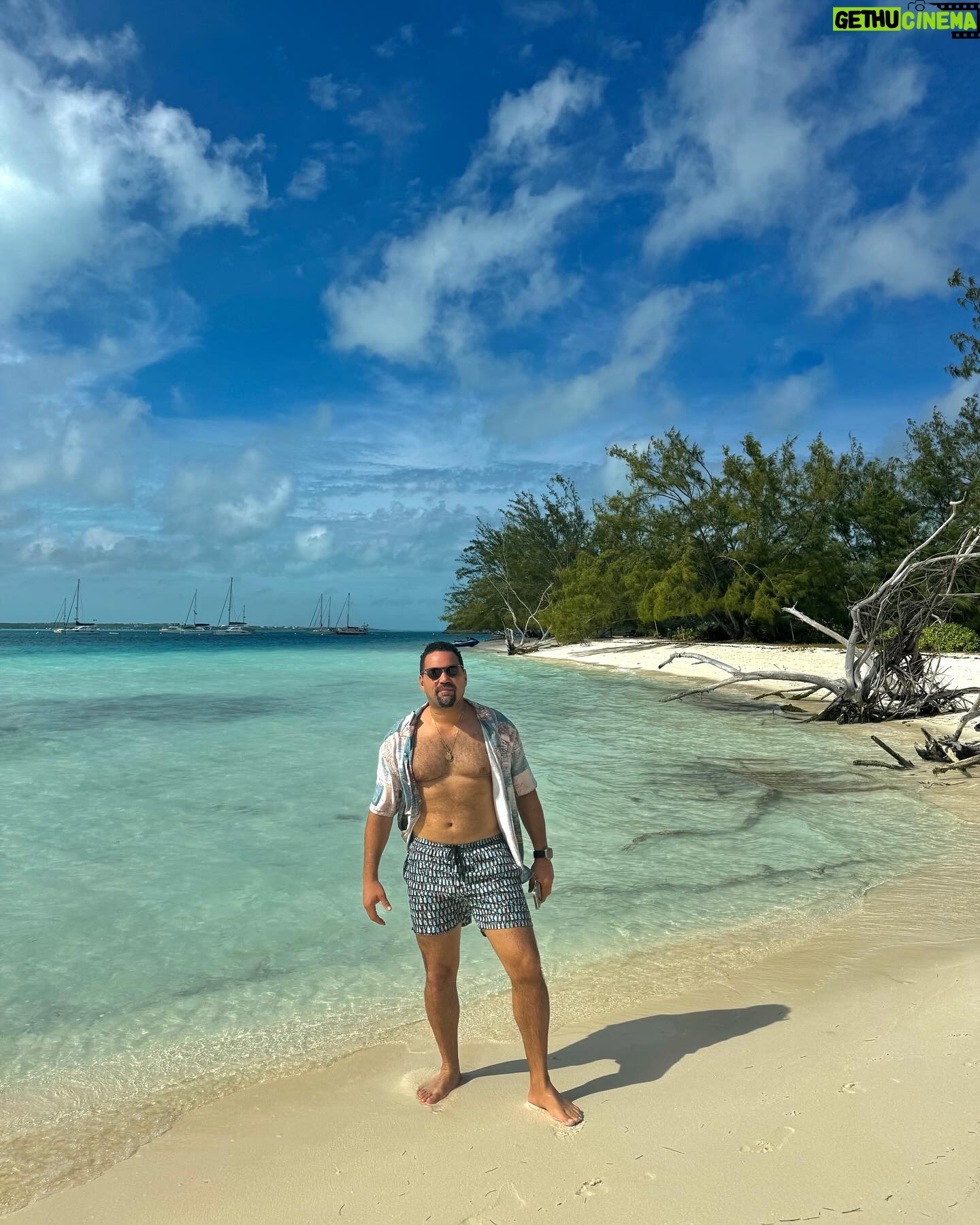 Vincent Laresca - 272 Likes - #blessed to spend a few days in sun before turning half a century