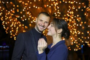 Vincent Shogun Instagram - C’est avec une grande joie que nous vous annonçons nos fiançailles ! Nous sommes heureux de partager notre amour et notre engagement avec vous.

Nous sommes fiancés le 14 décembre 2023 à 17h17, 

Avec nos meilleures vœux pour cette fin d’année 🤍