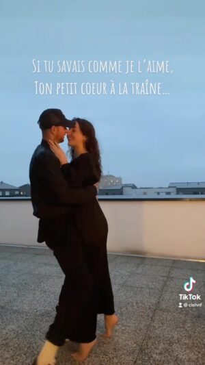 Vincent Shogun Instagram - N’attendons pas le beau temps, dansons sous la pluie. Merci pour tous vos messages. Je sais que je ne suis pas beaucoup présent en ce moment (pour les bonnes raisons) mais retrouvez moi sur mon compte Snapchat Vincoff. Je reviens dès demain 🫶🏼 #amoureux #insta @cleahnf