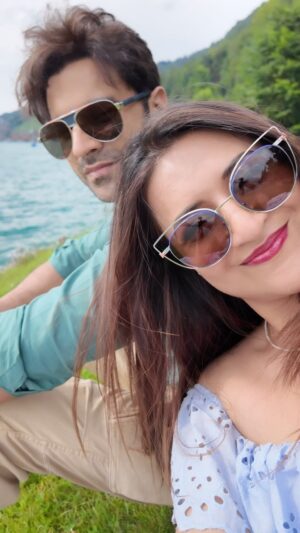 Vivek Dahiya Instagram - Yeh hum aa gaye hain - Kahan? 

You'll know once you'll watch the vlog today. Catch the next part of our 'Hit The Road With Divek' series in the evening on Youtube.
.
.
#DivekInEurope #DivekTravelogue #DivekTravels #DivekInSwitzerland #Divek