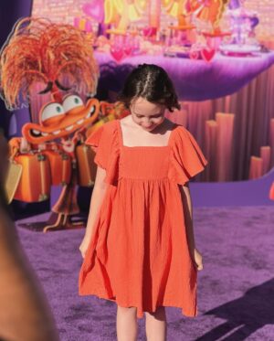 Vivien Lyra Blair Instagram - I had so much fun walking the Purple Carpet for the #insideout sequel premiere in #hollywood 🎬

I met so many cool people even the freaking boss of the whole thing but what brought the biggest smile was  meeting @junediane from my fav inappropriate podcast #hdtgm ❤️