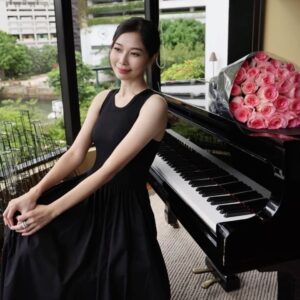 Vivien Yeo Top 100 Instagram Photos and Posts