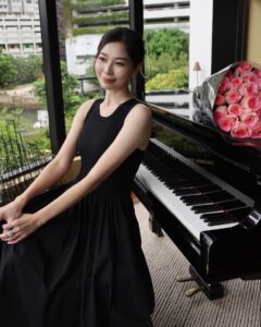 Vivien Yeo Most Liked Photos and Posts
