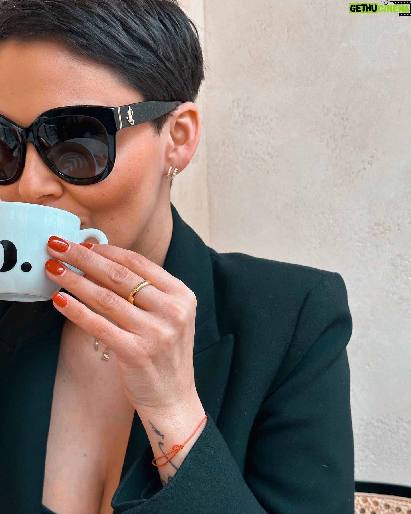 Vladimíra Erbová - 701 Likes - …nedokonalost je to, co nás dělá krásnými a jedinečnými.. @fashionplanetcz #pdpaola #🖤